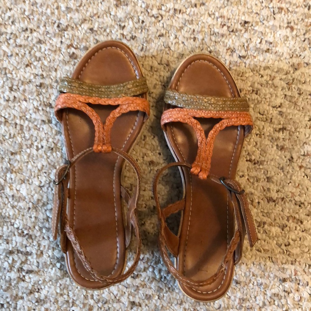 Summer wedges